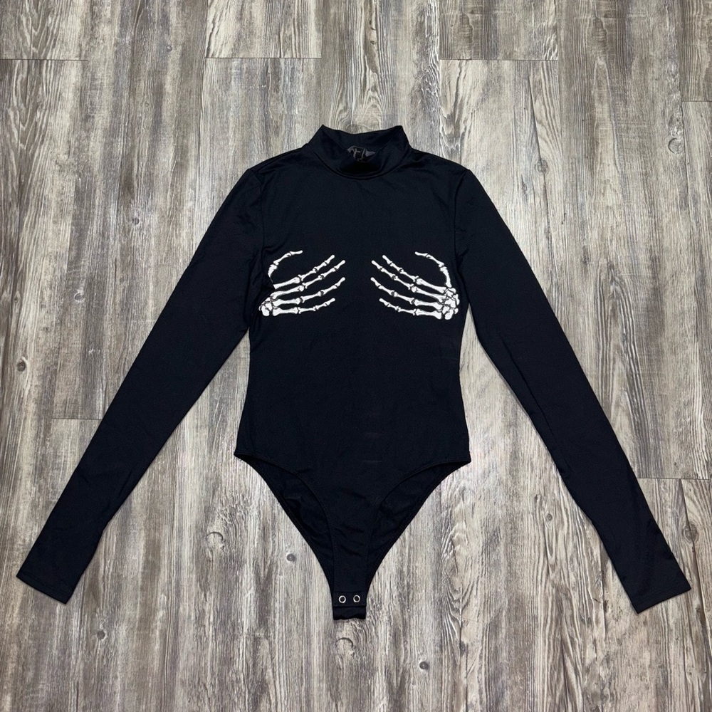 🌼3/$10 Forever 21 Graphic Bodysuit